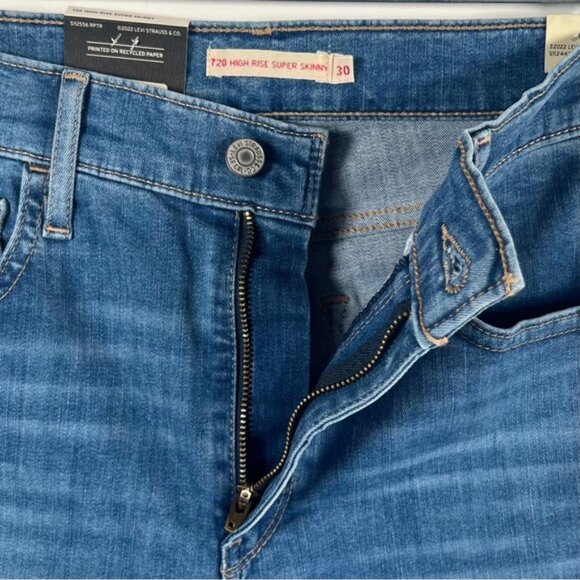 NWT LEVIS 720 HIGH-RISE SUPER SKINNY HYPERSTRETCH Jeans Raw Hem Size 30x30 - Picture 10 of 16